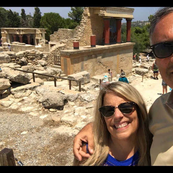 Meet your Posher, Lori - Picture 2 of 2